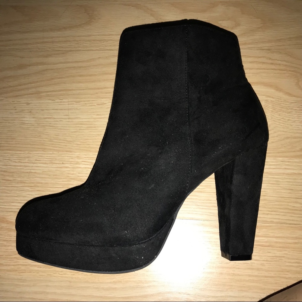 NWOT Bamboo Platform Ankle Booties